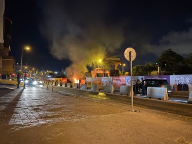 (Özel) Ümraniye'de Hareket Halindeki Otomobil Alev Alev Yandi