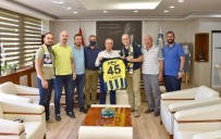 Fenerbahçeliler Derneginden Baskan Kayda'ya Forma Hediyesi