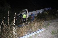 Sarampole Devrilen Kamyonun Sürücüsü Olay Yerinde Öldü