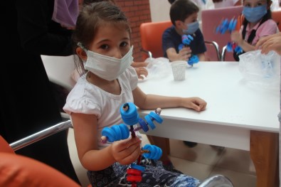 Miniklerin Mavi Kapak Robotlari