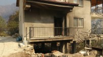 Sütçüler'deki Yanginda 15 Ev Zarar Gördü, 10 Kisi Dumandan Etkilendi