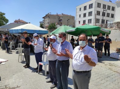 Selendililer Yagmur Duasina Çikti