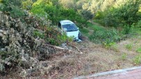 Otomobil Bahçeye Uçtu Açiklamasi 3 Yarali