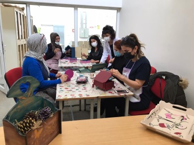 DISMEK'te Egitimler Devam Ediyor