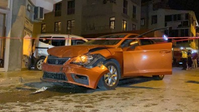 Dükkanin Önünde Otururken Kazada Savrulan Otomobilin Altinda Kaldi, Hayatini Kaybetti