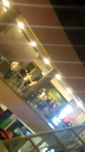 Eglence Mekani Çikisi Tekme Tokat Kavga Kamerada