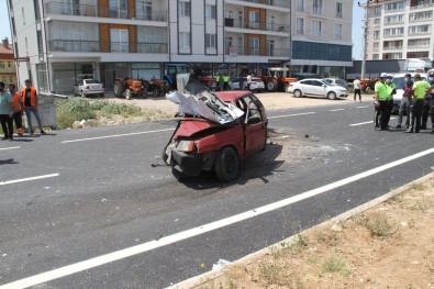 Konya'da Otomobiller Çarpisti Açiklamasi 2 Yarali