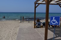 Kusadasi Plajlarinda Engelli Rampalarinin Sayisi Giderek Artiyor