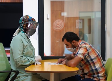 Özgün Tedavi Yöntemiyle Engelleri Asiyorlar