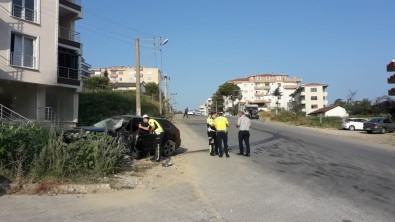 Yalova'da Feci Kaza Açiklamasi Direge Çarpan Otomobilde Hayatini Kaybetti