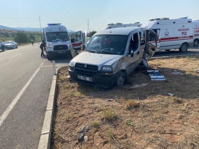 Ambulans Ile Hafif Ticari Araç Çarpisti Açiklamasi 7 Yarali