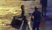 Istanbul'da Alkollü Sahislarin 'Kiliç Kalkan Oyunu' Gibi Biçakli Kavgasi Kamerada