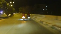 Motosikletli Sürücülerin Tehlikeli Muhabbeti Kamerada