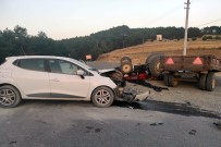 Traktör Ile Otomobil Çarpisti Açiklamasi 1 Ölü, 2 Yarali