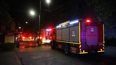 Bursa'da Gece Saatlerinde Korkutan Yangin Açiklamasi 1 Itfaiye Eri Yaralandi