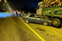 Samsun'da Otomobil Kamyonla Çarpisti Açiklamasi 2 Yarali