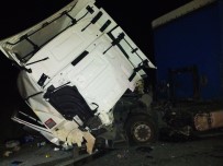 Alkollü Sürücü Tira Arkadan Çarpti Açiklamasi 1 Yarali