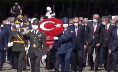 Başkan Erdoğan Anıtkabir'de!