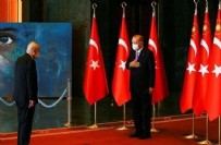 BAŞKAN ERDOĞAN - Başkan Erdoğan Cumhurbaşkanlığı Külliyesi'nde 30 Ağustos tebriklerini kabul etti! Dikkat çeken resim