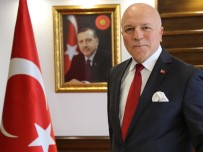 Baskan Sekmen'den Zafer Bayrami Mesaji