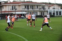 Besiktas, Kondisyon Ve Taktik Çalisti