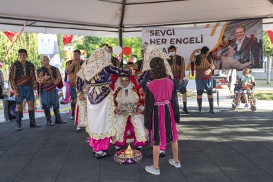 Engelsiz Yasam Parkinda 30 Agustos Coskusu