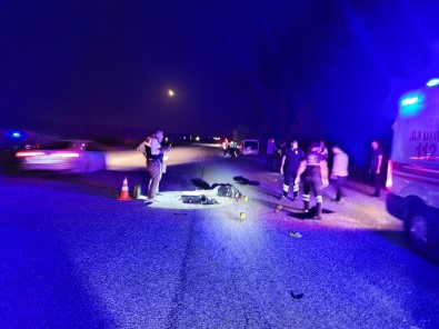 Hafif Ticari Araç Motosiklete Çarpti Açiklamasi 1 Ölü, 1 Yarali