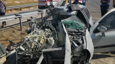 Kirikkale'de Bariyer Otomobili Biçti Açiklamasi 1 Ölü, 1 Yarali