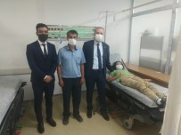 Müdür Kökrek, Zafer Bayraminda Rahatsizlanan Ögrenciyi Hastanede Ziyaret Etti