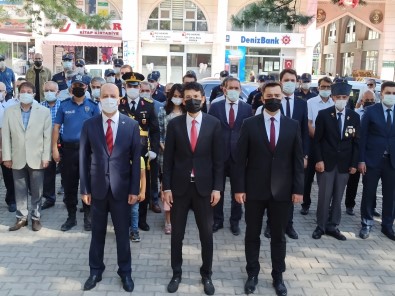 Suhut'ta 30 Agustos Zafer Bayrami Törenle Kutlandi