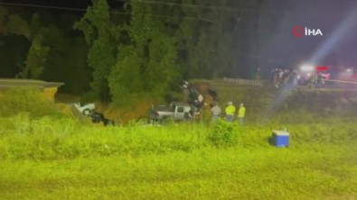 ABD'de Siddetli Yagis Sonrasi Yol Çöktü Açiklamasi 2 Ölü, 10 Yarali