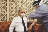 Asi Olan Gençlere Baskan'dan Hediye