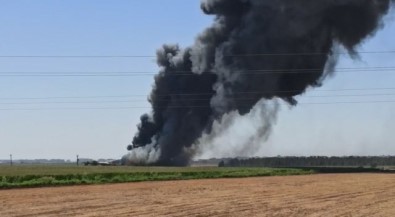 Mardin'de Plastik Fabrikasinda Çikan Yangin Devam Ediyor