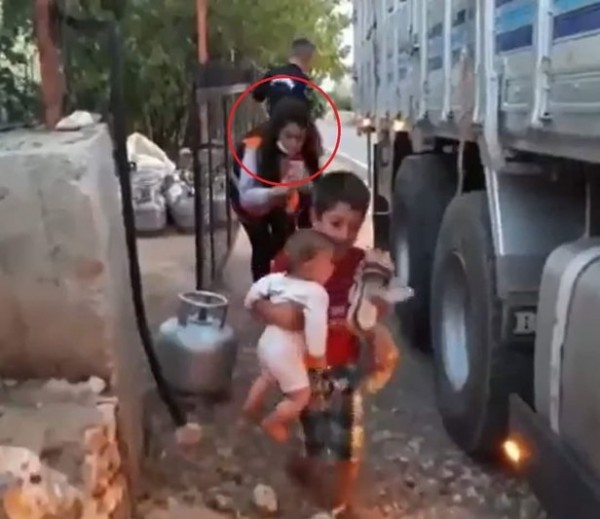 İşiniz gücünüz yalan, algı, sömürü! CHP'nin 'kardeşini taşıyan çocuk' videosu kurgu çıktı!