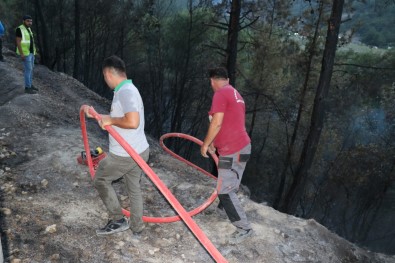 Orman Yangini Kontrol Altina Alindi, Sogutma Çalismalari Sürüyor