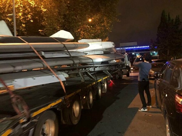 E-5'ten Uçak Geçti! İşte O İlginç Anlar!