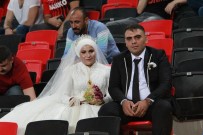 Gaziantep FK-Antalyaspor Maçinda Gelin-Damat Sürprizi