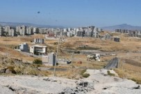 İzmir'de Harmandalı çöplüğünden sızan çöp suları Kösedere mevkisinde toprak kaymasına neden oldu