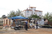 Hurdaci Evinde 5 Biçak Darbesiyle Öldürüldü