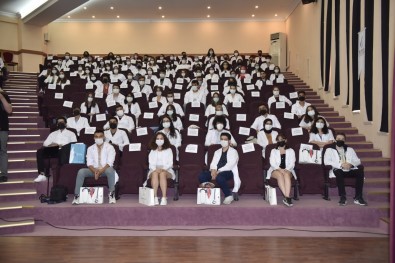Manisa CBÜ Tip Fakültesi 'Beyaz Önlük Giyme Töreni' Gerçeklestirildi