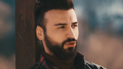 Şarkıcı Emre Kaya'ya şok! 'Gözünün önünde kendimi öldüreceğim'