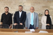 AK Partililer Menderes'i Unutmadi