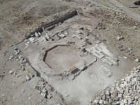 Ani Örenyerinde Selçuklu Mezarligi Ortaya Çikarildi