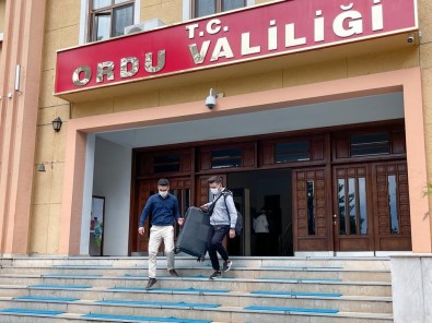 Kalacak Yeri Olmayan Ögrenciler, Vali Sonel'in Girisimleriyle Kiralanan Otellerde Misafir Edilecek