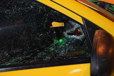 Malatya'da Ticari Araç Içerisinde Silahli Saldiriya Ugrayan Sahis Yaralandi
