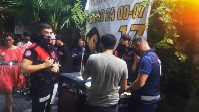 Marmaris Polisi Barlar Sokaginda Müzik Denetimi Gerçeklestirdi