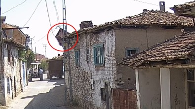 Tarhana Sermek Isterken 4 Metreden Beton Zemine Düsen Yasli Kadin Hayatini Kaybetti