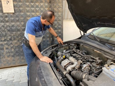 Üsküdar'da Pes Dedirten Dolandiricilik Açiklamasi Arkasi Dizel Önü Benzinli Araci Birlestirip Sattilar