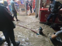 Van'da Saganak Sele Neden Oldu, Ev Ve Dükkanlar Su Altinda Kaldi