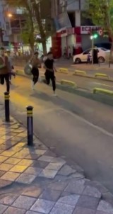 Zeytinburnu'nda Okul Çikisinda Biçakli Kavga Açiklamasi 1 Yarali